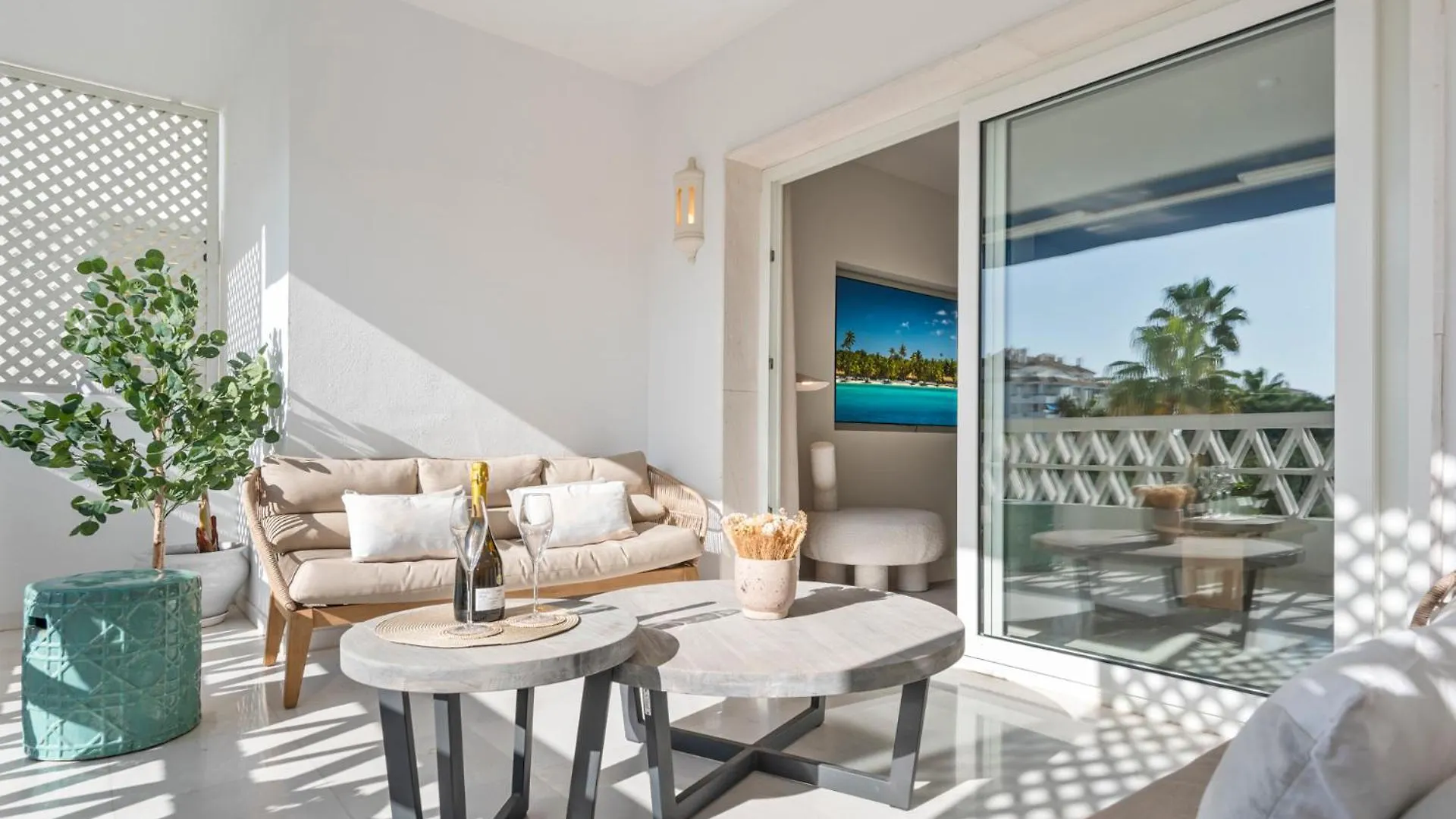 3 Dormitorios En Las Gaviotas Ref G1 209 Marbella