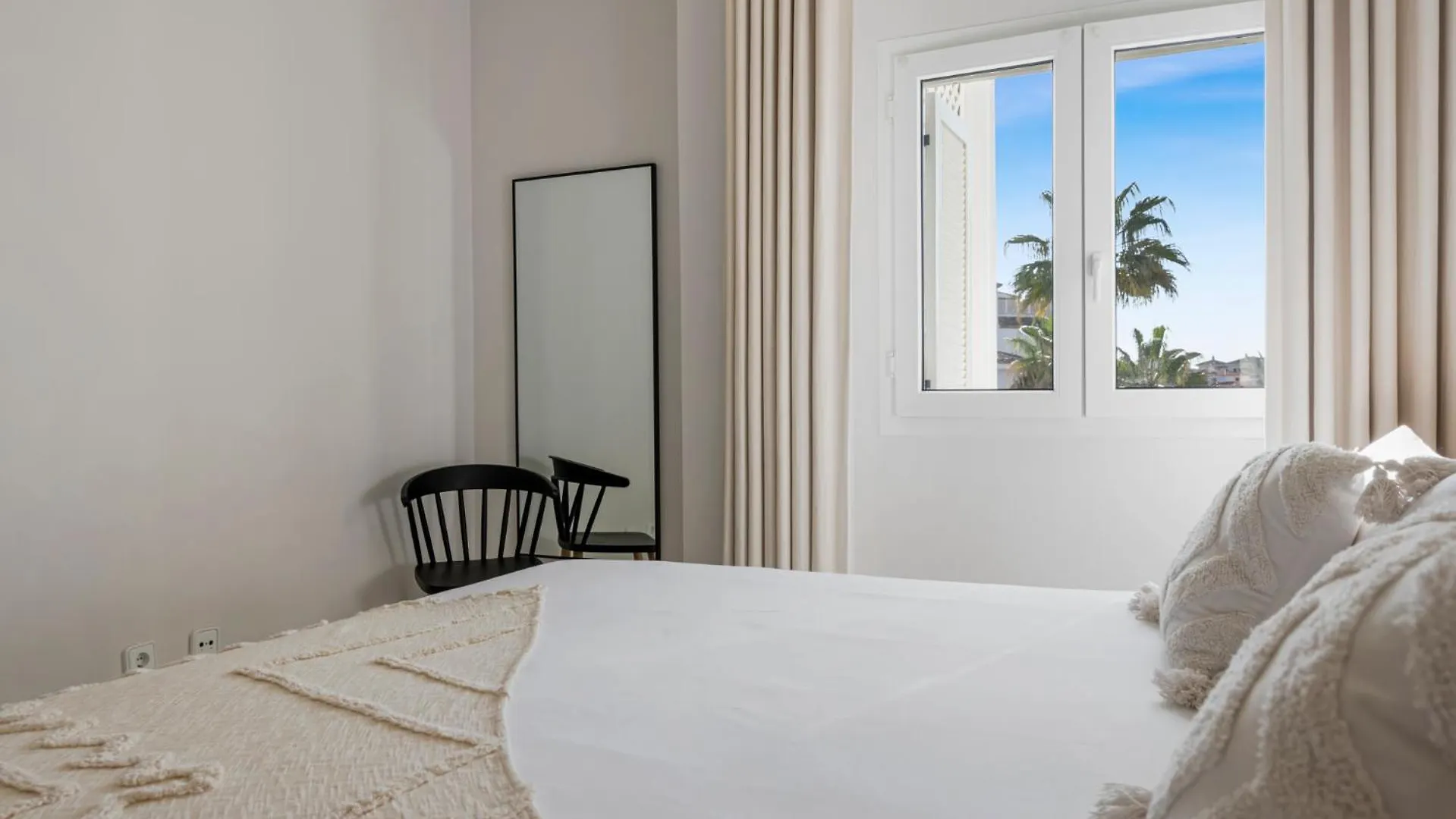 3 Dormitorios En Las Gaviotas Ref G1 209 Marbella