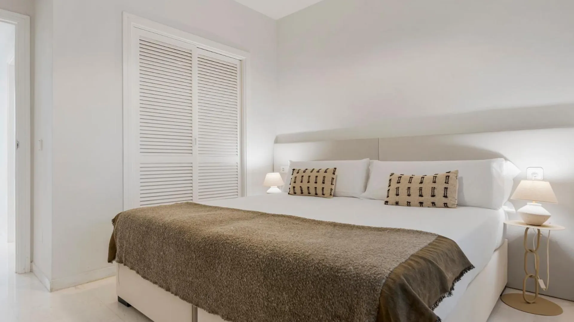 Apartment 3 Dormitorios En Las Gaviotas Ref G1 209 Marbella